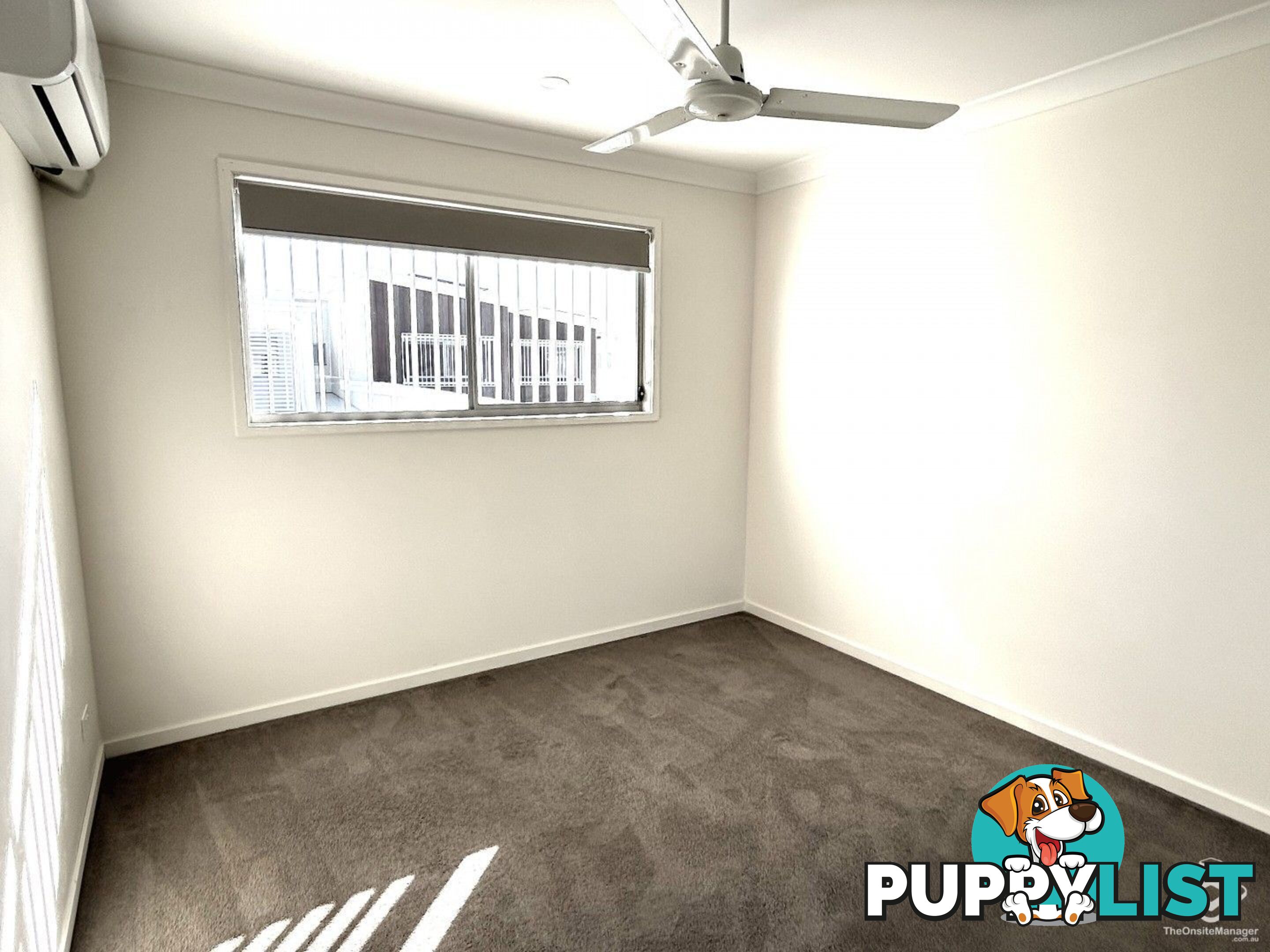 10/2 Waters Close Hope Island QLD 4212