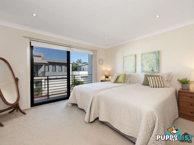 16 Surbiton Court Carindale QLD 4152