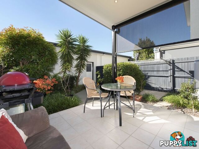 16 Surbiton Court Carindale QLD 4152