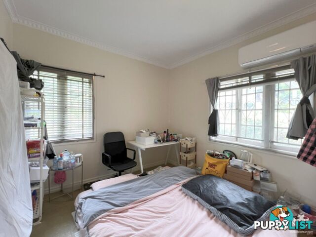 12 Mavis Street Saint Lucia QLD 4067