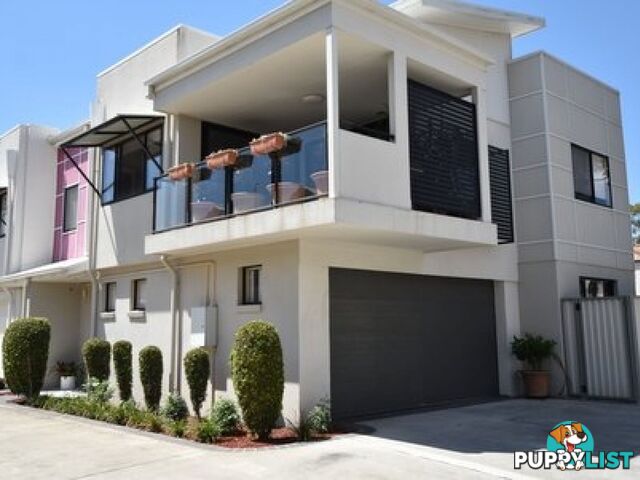 35 Harley Street Labrador QLD 4215