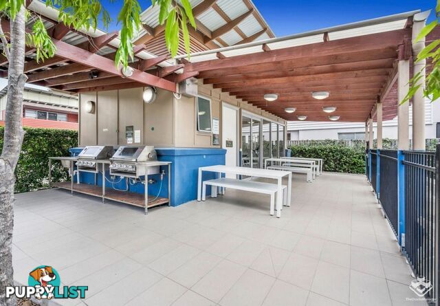 U16 / 123 Barrack Road Cannon Hill QLD 4170