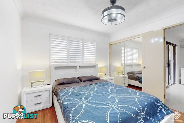 Unit 2/13-15 Illawong Street Chevron Island QLD 4217