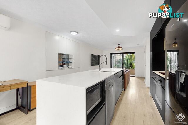 Unit 2/13-15 Illawong Street Chevron Island QLD 4217