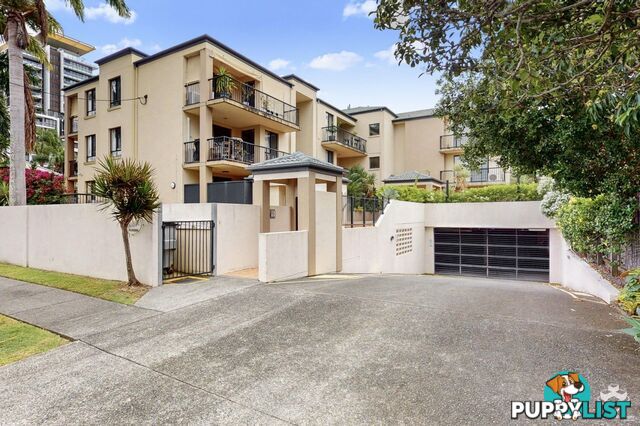 Unit 2/13-15 Illawong Street Chevron Island QLD 4217