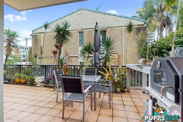 Unit 2/13-15 Illawong Street Chevron Island QLD 4217