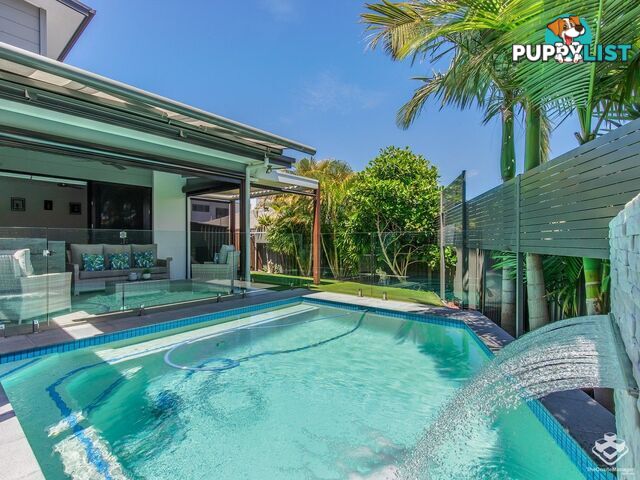 54 Milton Avenue Paradise Point QLD 4216