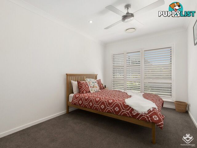 54 Milton Avenue Paradise Point QLD 4216