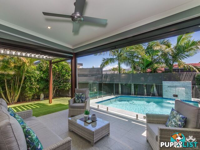 54 Milton Avenue Paradise Point QLD 4216