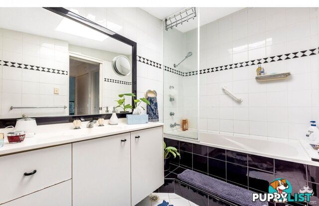 11/20 Rudd Street Broadbeach Waters QLD 4218