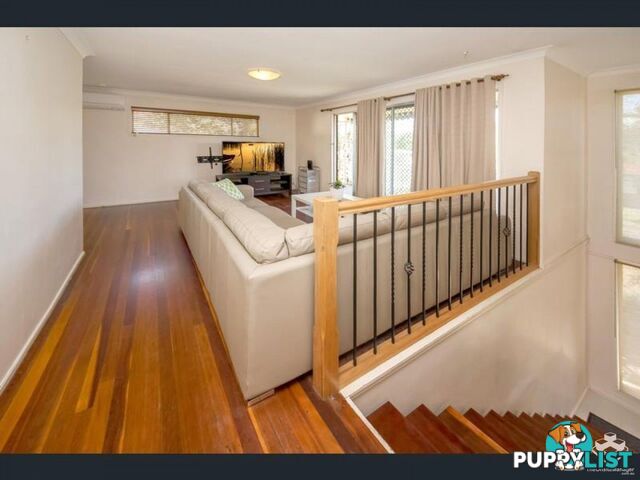 88 Pareena Crescent Mansfield QLD 4122