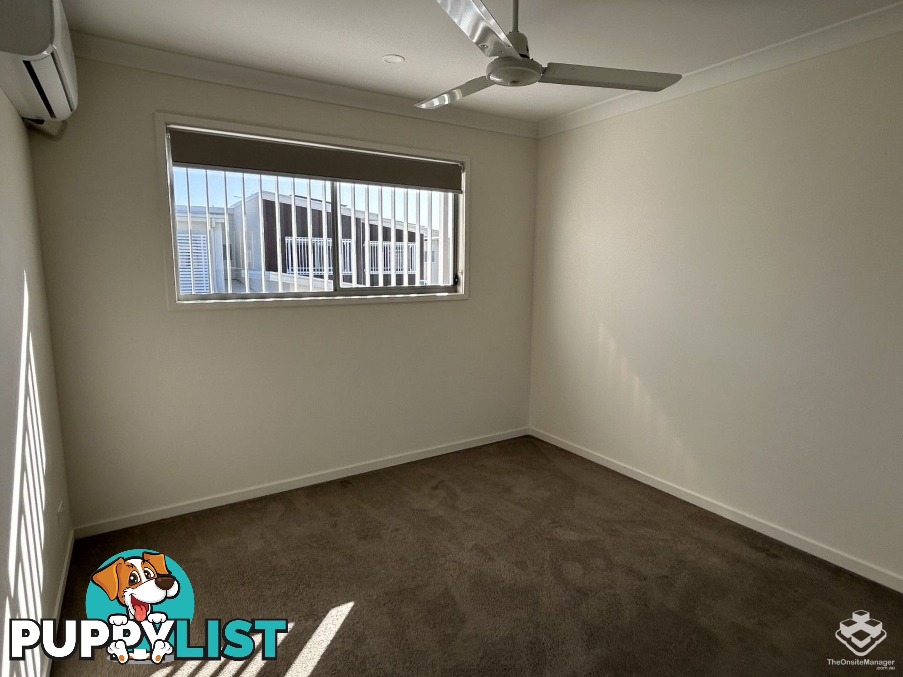 10/2 Waters Close Hope Island QLD 4212