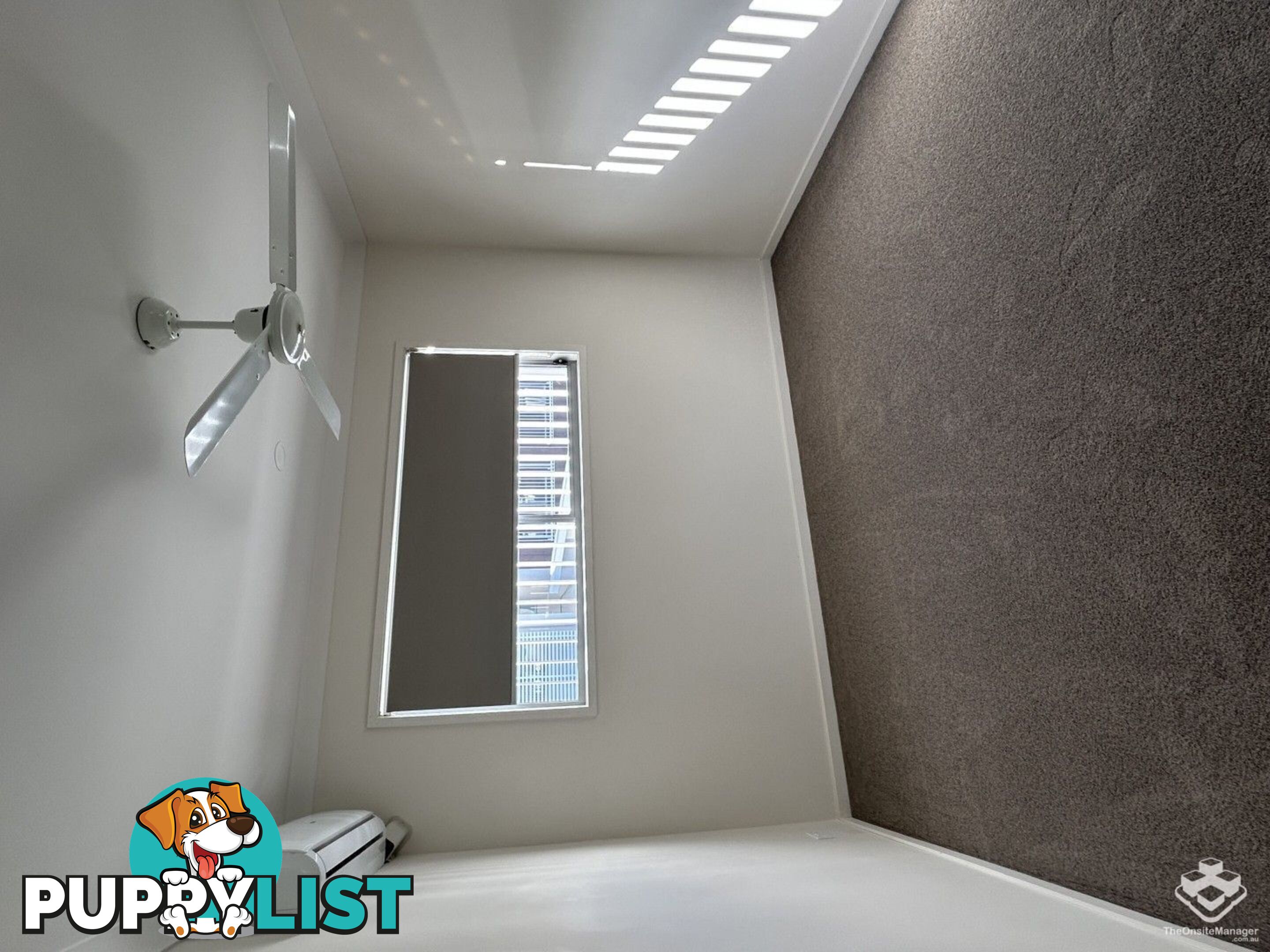 10/2 Waters Close Hope Island QLD 4212