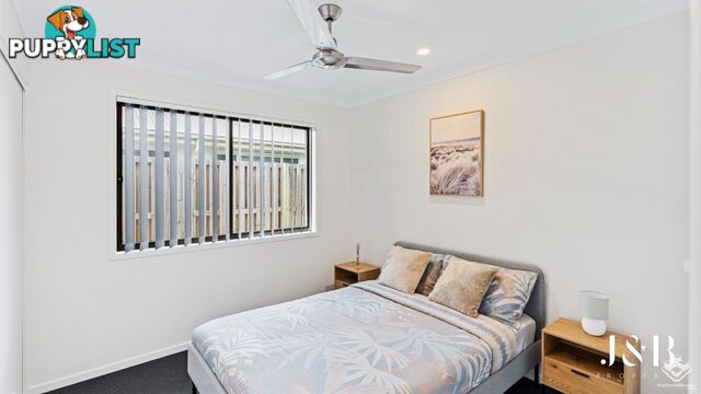 8 Stockyard Lane Park Ridge QLD 4125