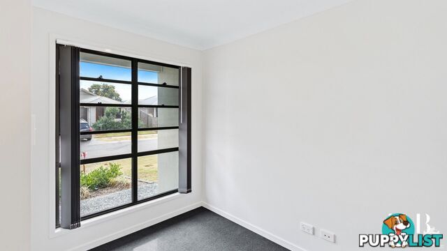 8 Stockyard Lane Park Ridge QLD 4125