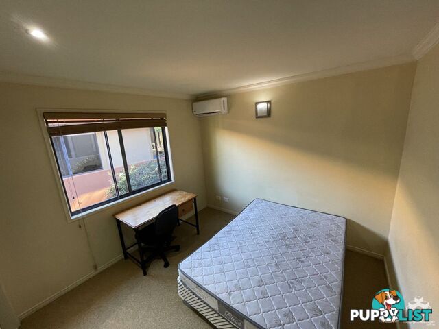 ID:21136112/ 4 University Drive Robina QLD 4226