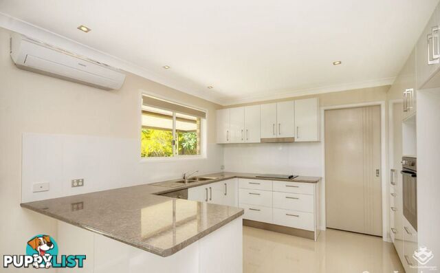 28 Wayfarer Avenue Mermaid Waters QLD 4218
