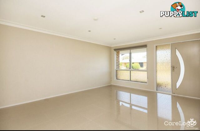 28 Wayfarer Avenue Mermaid Waters QLD 4218