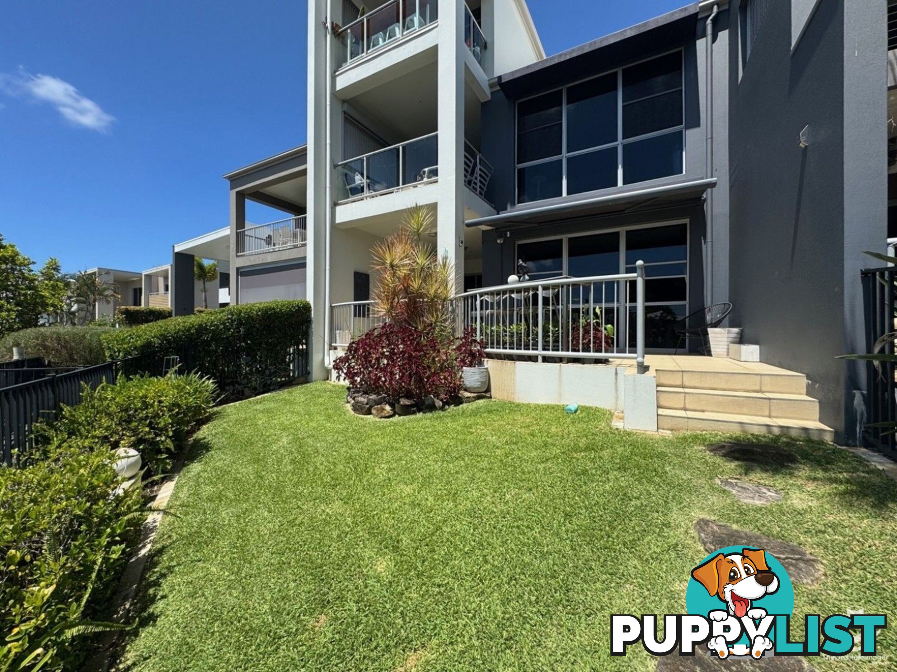 3/5021 EMERALD ISLAND DRIVE Carrara QLD 4211