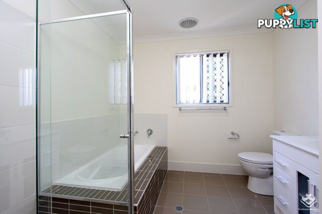 11 / 12 Singh Street Wynnum West QLD 4178