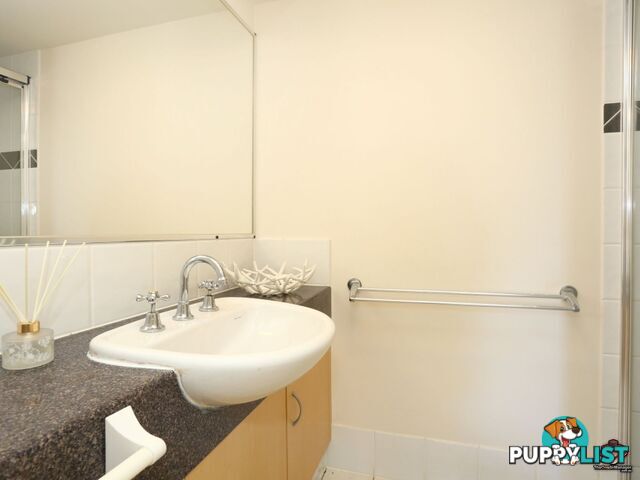 38 Labrador Street Labrador QLD 4215