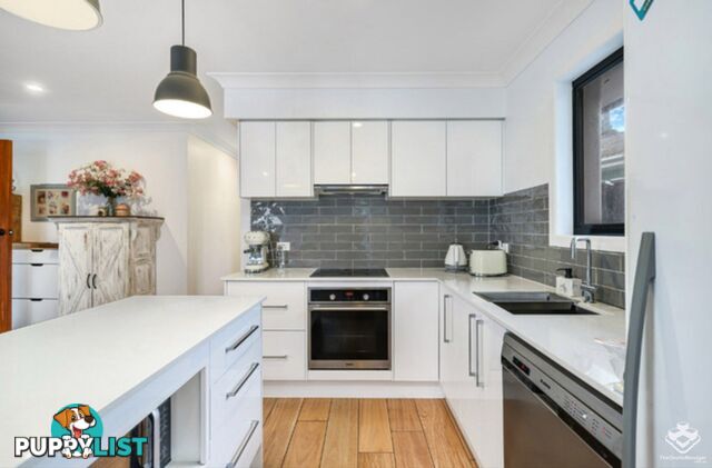2 Nevenia Street Labrador QLD 4215