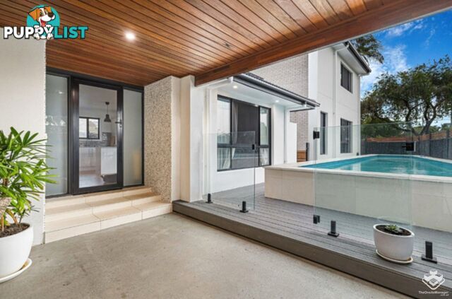 2 Nevenia Street Labrador QLD 4215