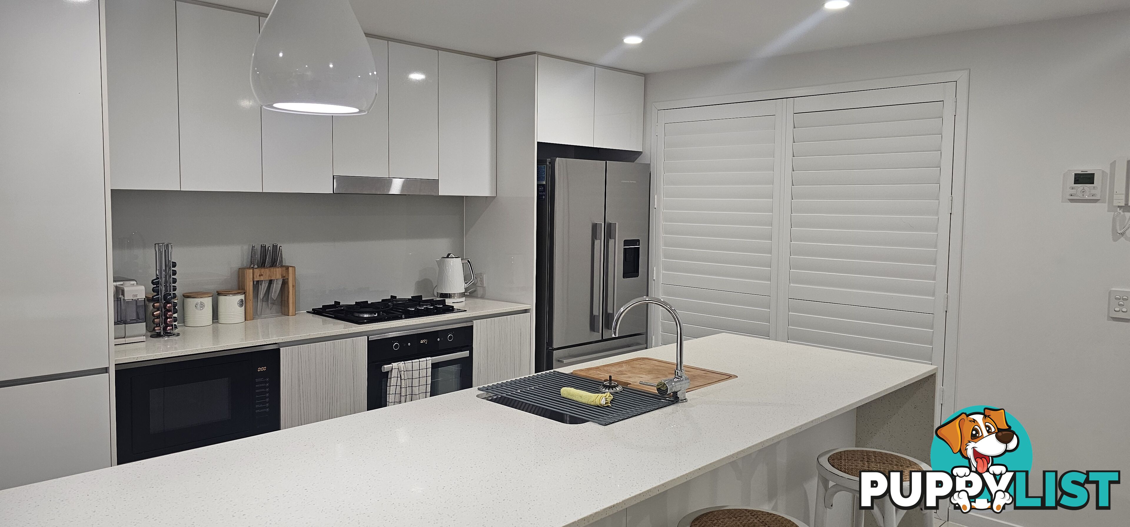 ID:21155512 388 Marine Parade Labrador QLD 4215