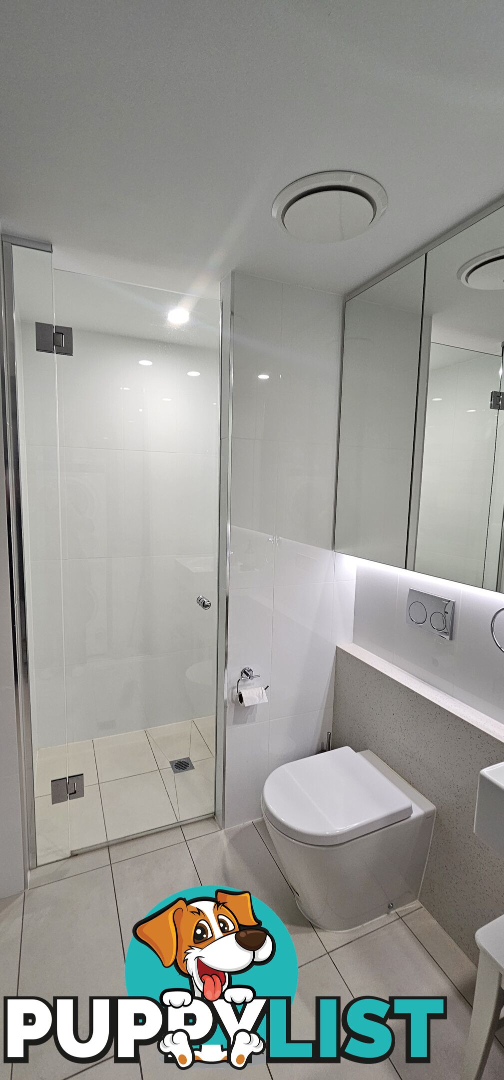 ID:21155512 388 Marine Parade Labrador QLD 4215