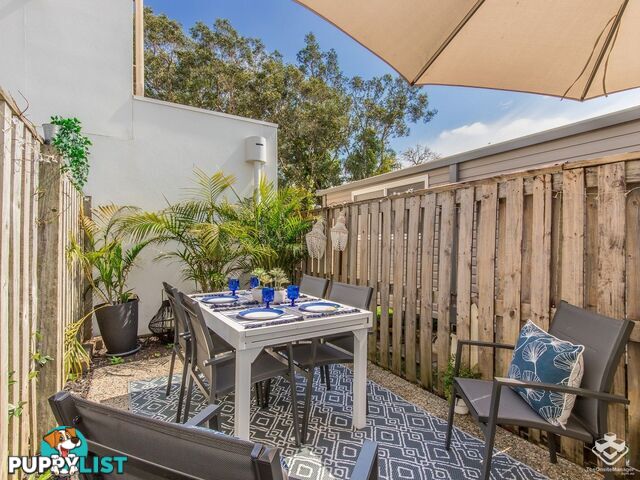 1/10 Middle Street Labrador QLD 4215