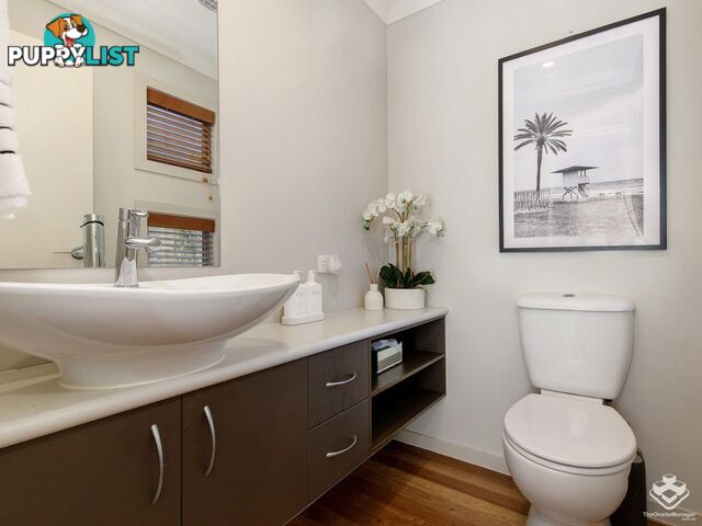 1/10 Middle Street Labrador QLD 4215