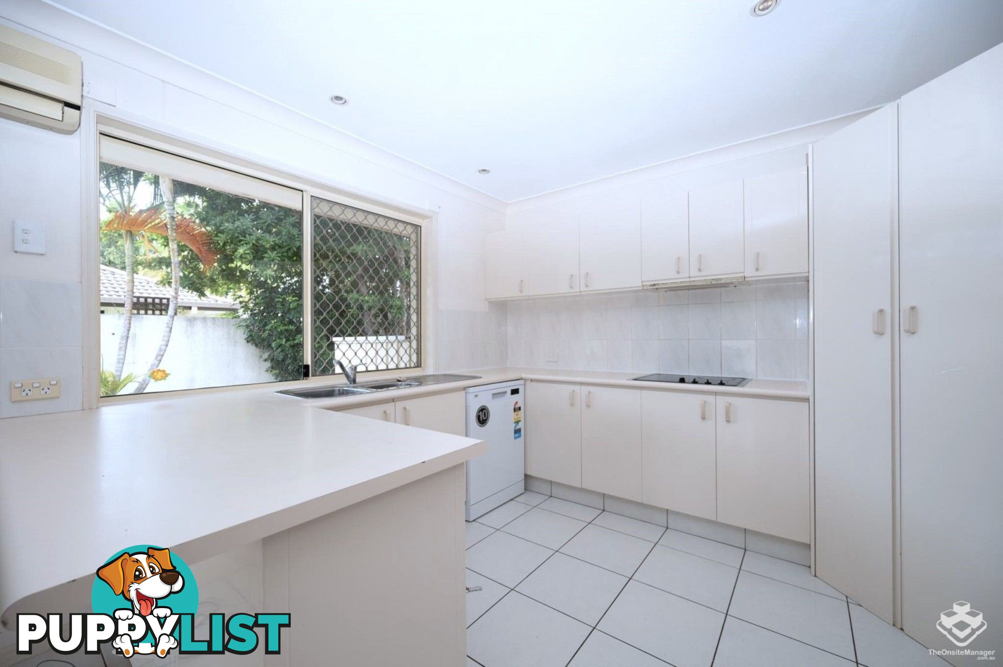 9 Fitzalan Circuit Arundel QLD 4214