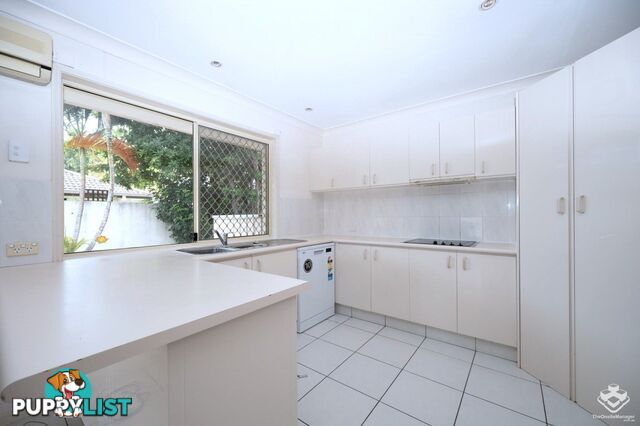 9 Fitzalan Circuit Arundel QLD 4214
