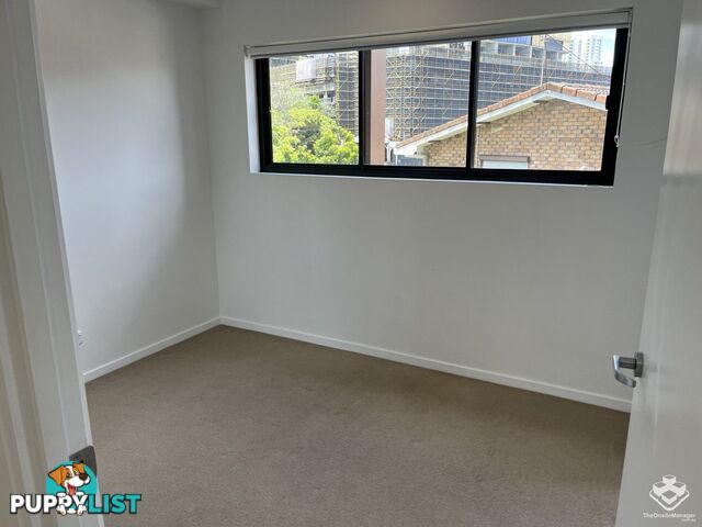 ID:21154058 9 Hooker Boulevard Broadbeach Waters QLD 4218