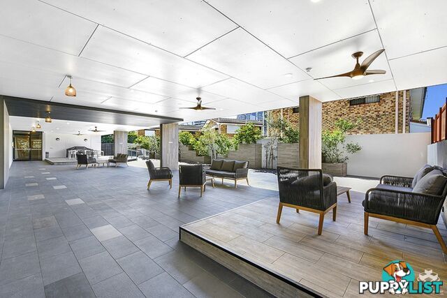 ID:21154058 9 Hooker Boulevard Broadbeach Waters QLD 4218
