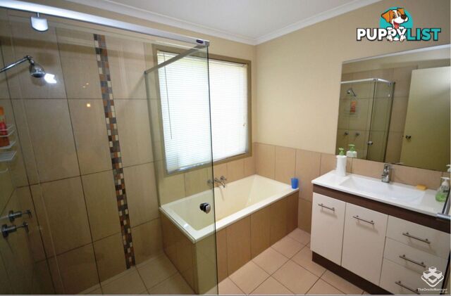 23 Edgeworth Place Helensvale QLD 4212
