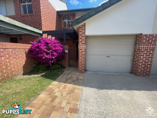Unit42/7-9 Santa Cruz Boulevard Clear Island Waters QLD 4226