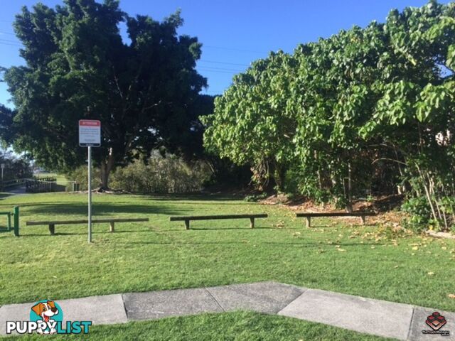 75 Brown Street Labrador QLD 4215