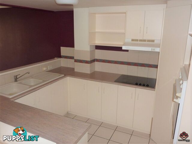 75 Brown Street Labrador QLD 4215