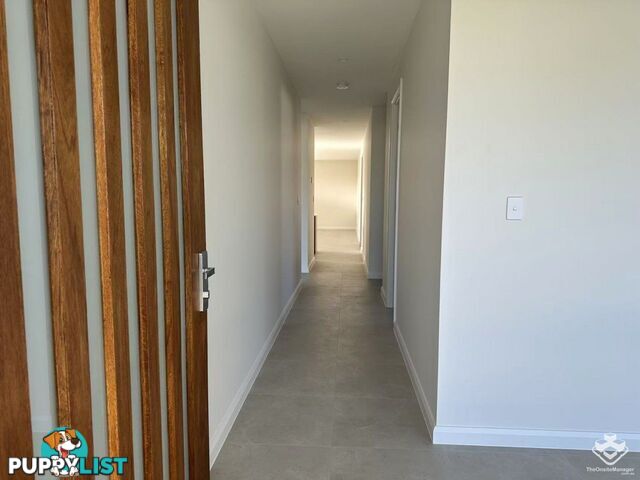17 Airfield Street Park Ridge QLD 4125
