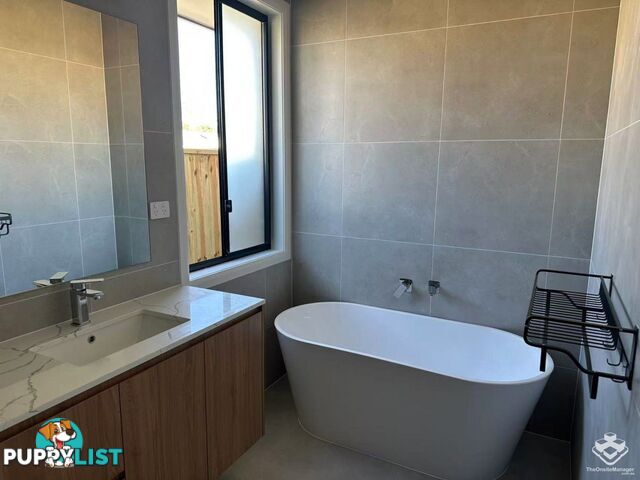 17 Airfield Street Park Ridge QLD 4125