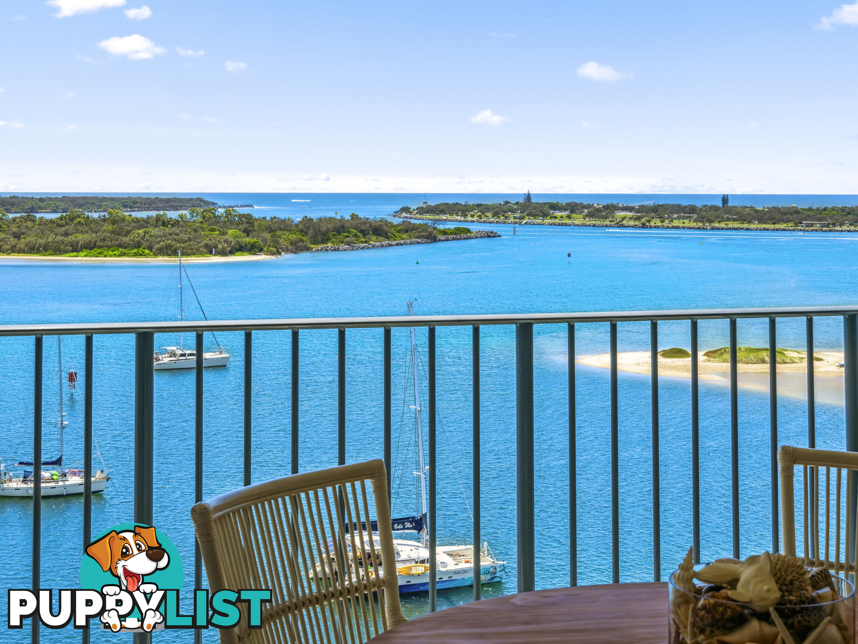 ID:21155923 326 Marine Parade Labrador QLD 4215