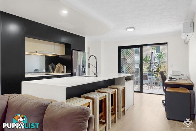 Unit 2/13-15 Illawong Street Chevron Island QLD 4217