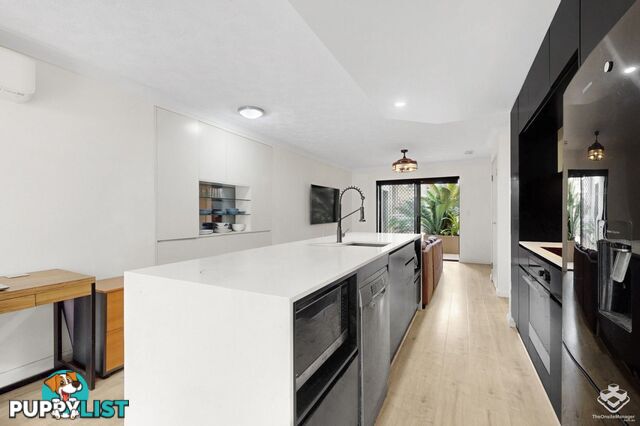 Unit 2/13-15 Illawong Street Chevron Island QLD 4217