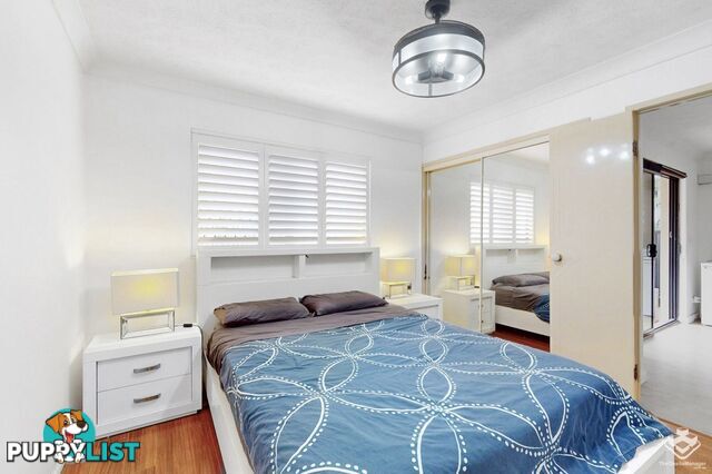 Unit 2/13-15 Illawong Street Chevron Island QLD 4217