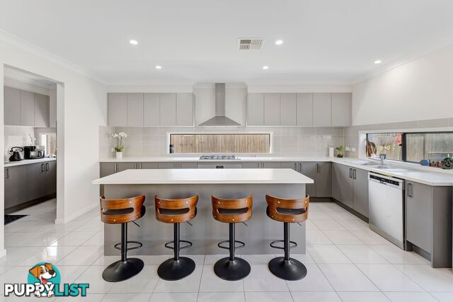 33 Honeyeater Street Bahrs Scrub QLD 4207