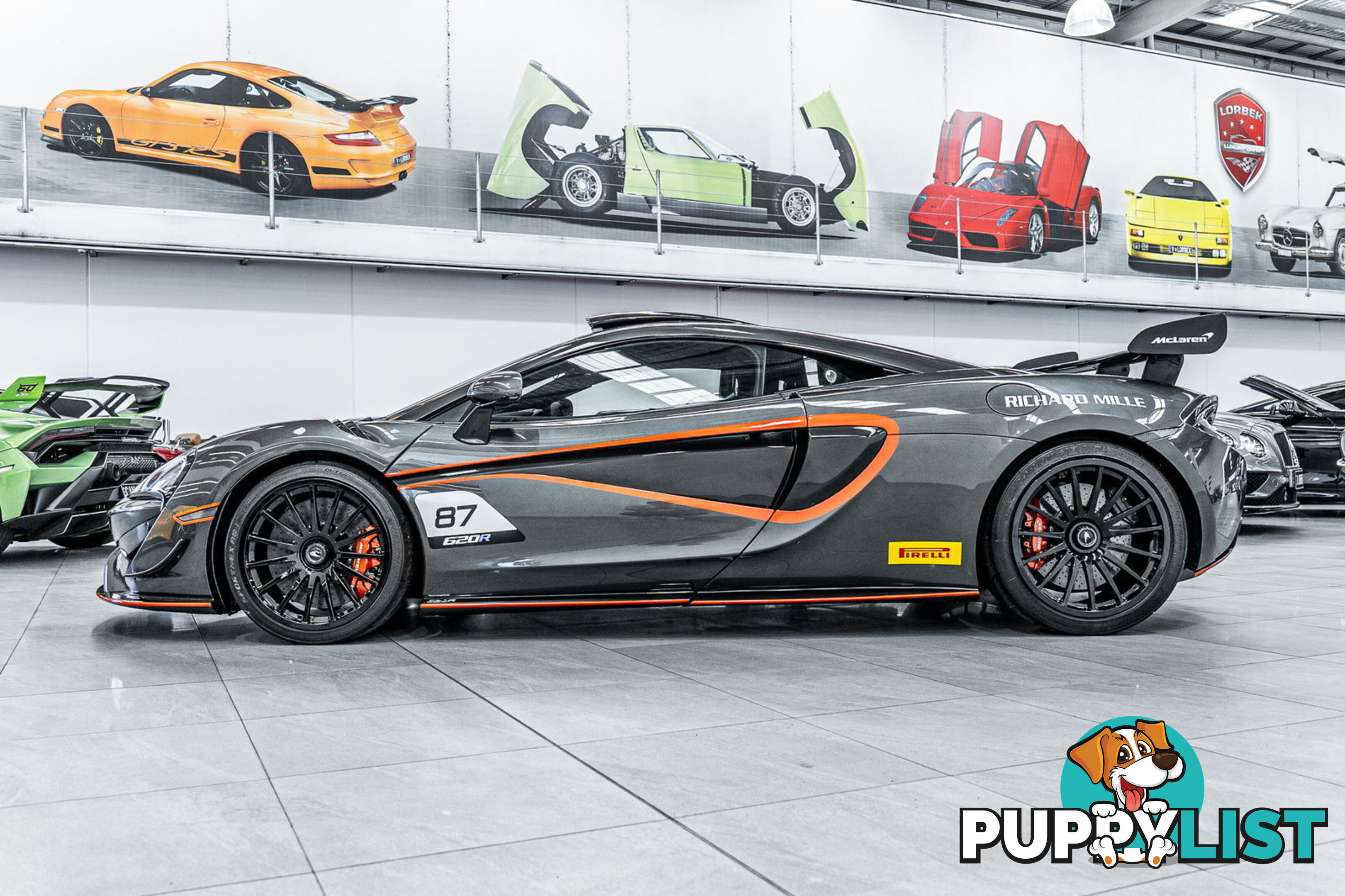 2021 McLaren 620R  