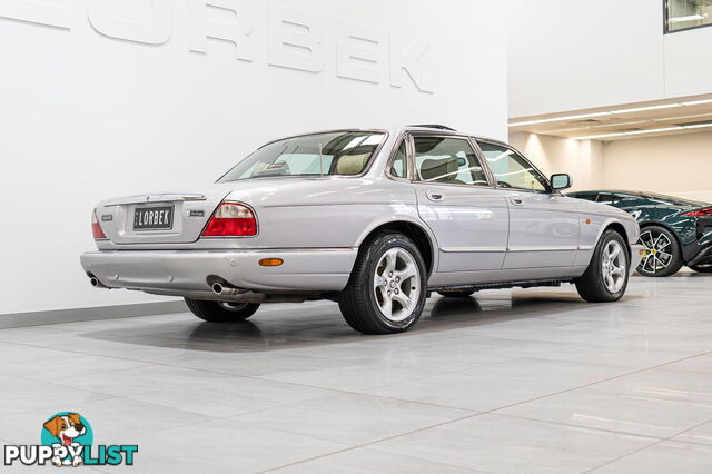 2002 Jaguar XJ8 V8 3.2L Heritage 