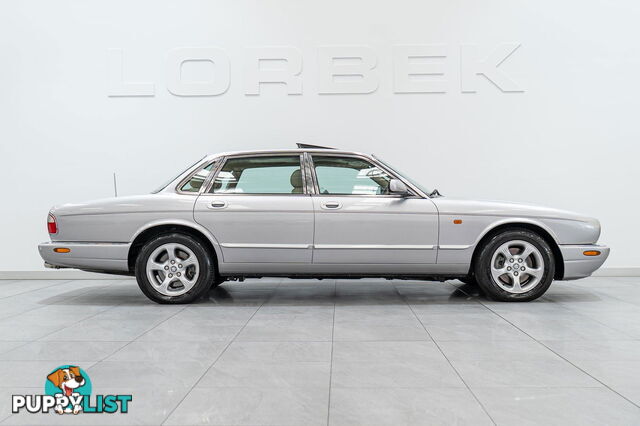 2002 Jaguar XJ8 V8 3.2L Heritage 