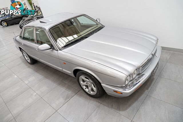 2002 Jaguar XJ8 V8 3.2L Heritage 